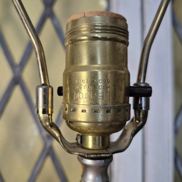 Vintage LEVITON Cream Porcelain & Brass 24" Lamp - Picture 8 of 16